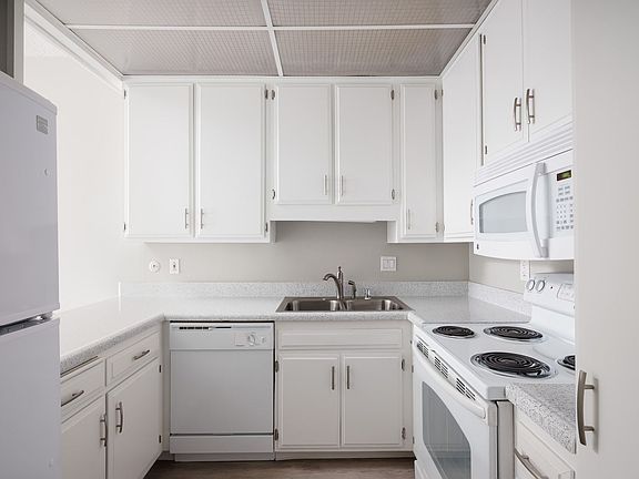 5th image of 2300 Front St APT 310