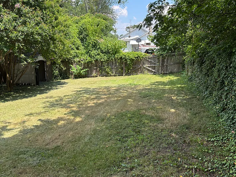 505 Corona St — Photo 17