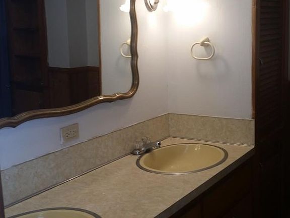 Bathroom sinks
