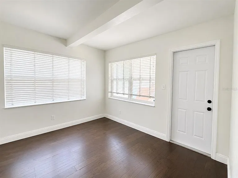 616 Ellendale Dr — Photo 6