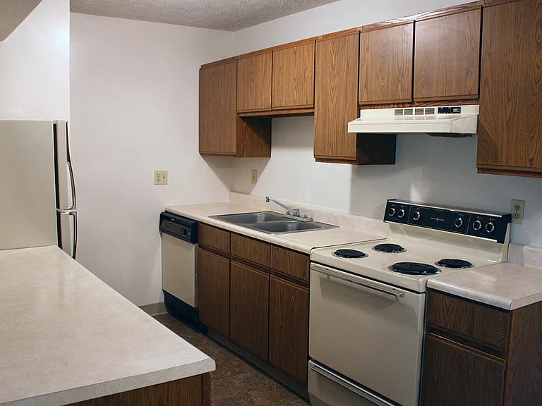Forest Creek Apartments — Photo 14