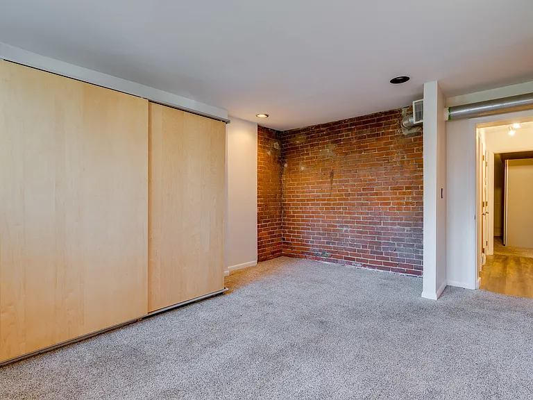 2118 Saint James Ave #1 — Photo 15