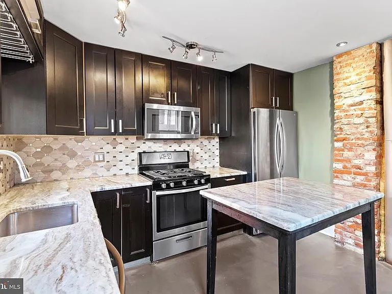 2443 E Cumberland St — Photo 8