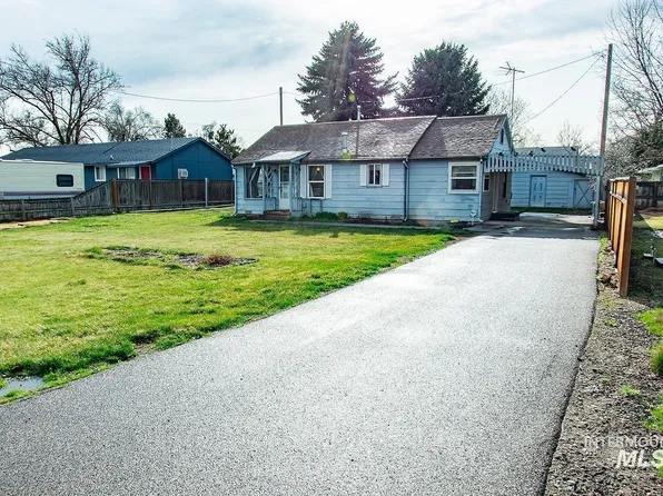 827 N 9th St, Payette, ID 83661