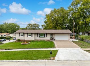 3002 29th St, Bettendorf, IA 52722