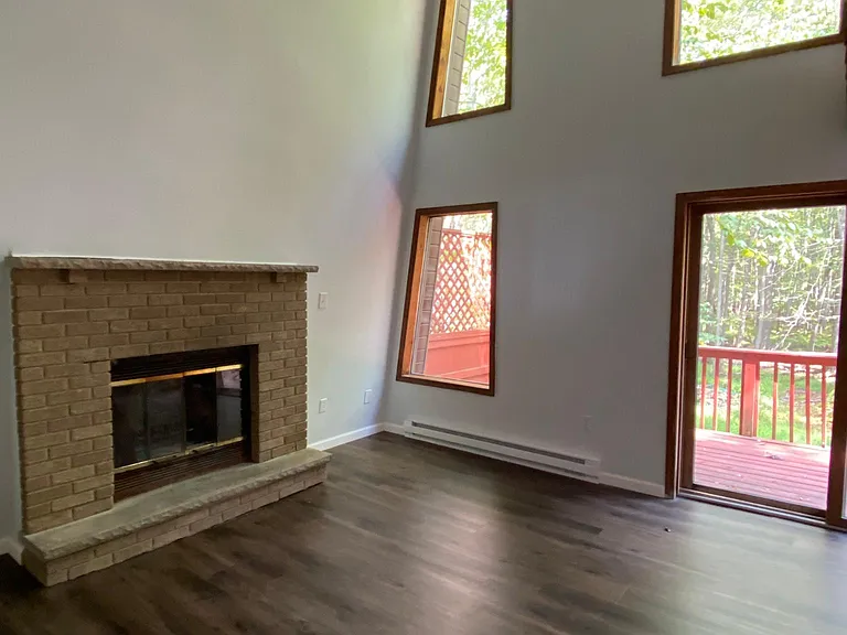1238 Winding Way — Photo 8