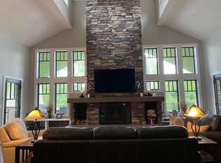 722 Wilcox St, Rochester, MI 48307