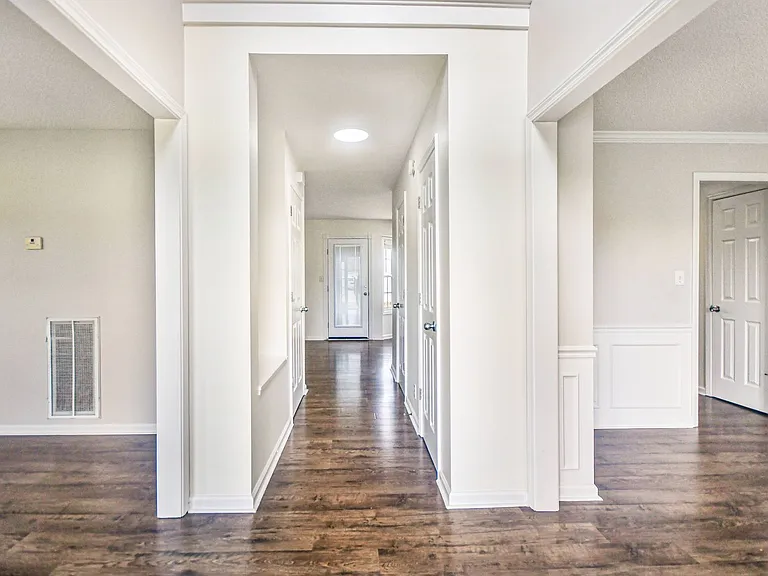 3378 Poplar Hl — Photo 2
