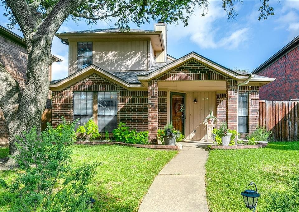1st image of 1709 Medina Dr
