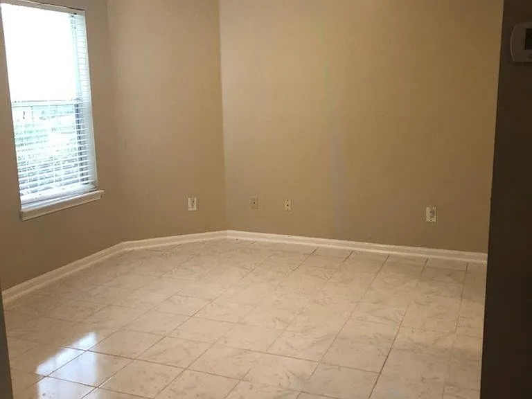 820 E Willow Point Pl — Photo 7