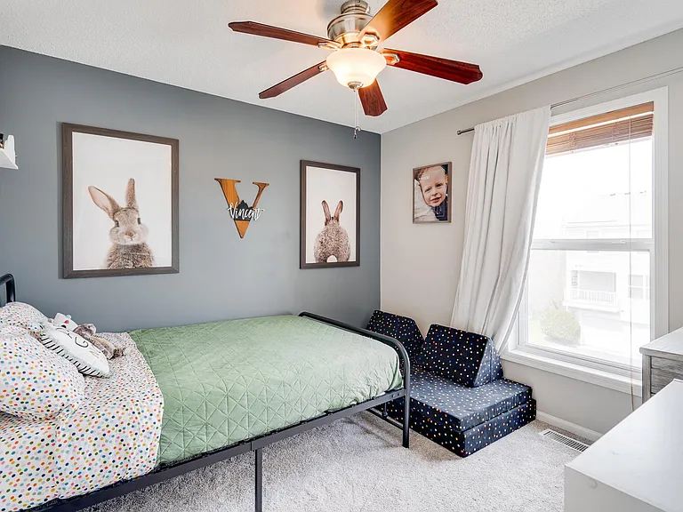 upper floor - 2nd bedroom
