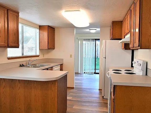 3rd image of 5605 40th Ct SE