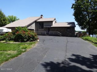 1392 Howard Rd, Marion, IL 62959