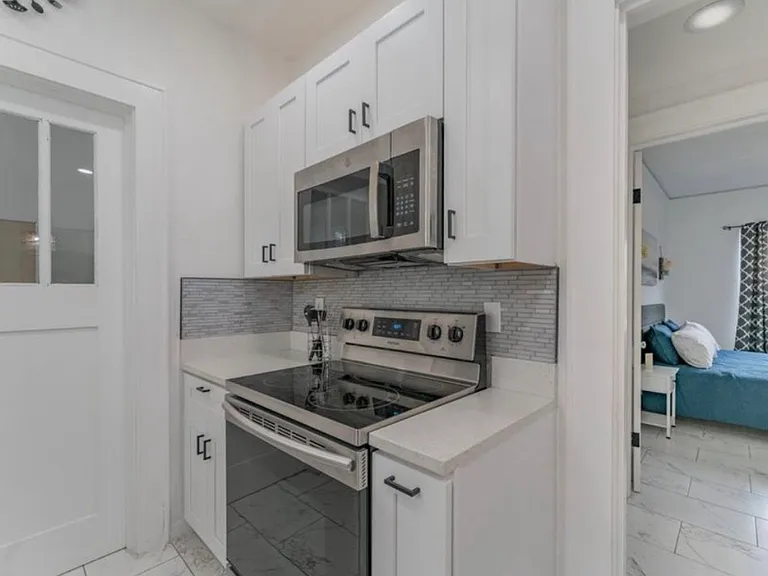 1537 Drew St — Photo 16