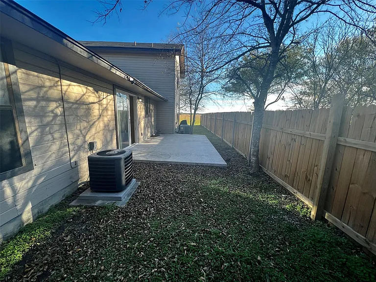 1204 Blackjack St #B — Photo 20