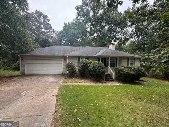 37 Woodland Dr, Locust Grove, GA 30248