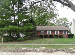 811 N Freeman St, Genoa City, WI 53128