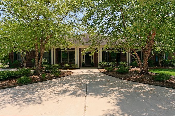 1st image of 2600 Quarter Ln SE