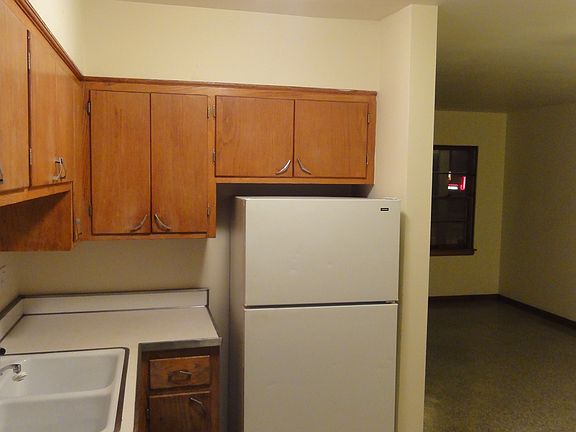 2nd image of 2540 Wesley Ave APT 8