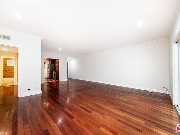 3rd image of 1228 N La Cienega Blvd APT 102