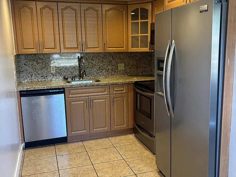 300 SW 134th Way #105 — Photo 7