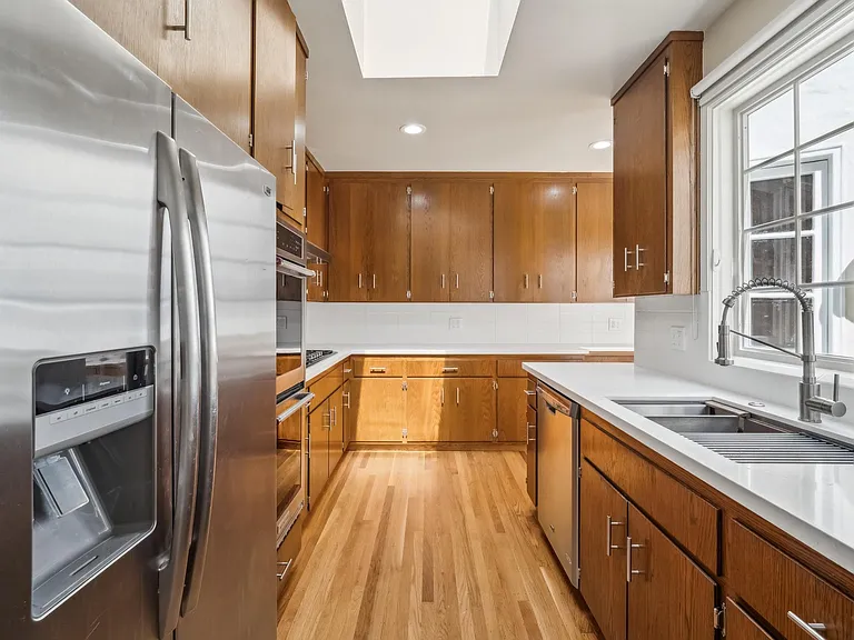 1750 N Point St — Photo 25