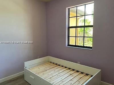5th image of 373 NE 37th Ave #373