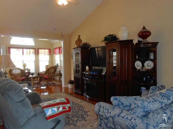 2nd image of 7623 Dunbar Dr