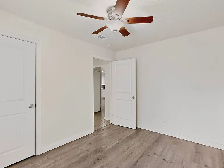 1846 Henry Cir SW — Photo 45