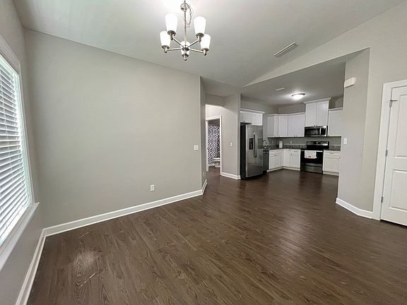 4th image of 128 Heyward Dr