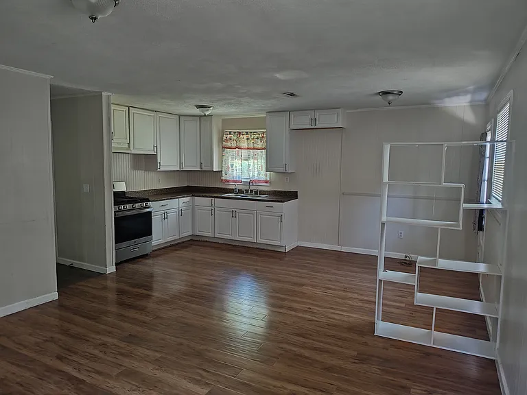 606 King St — Photo 6