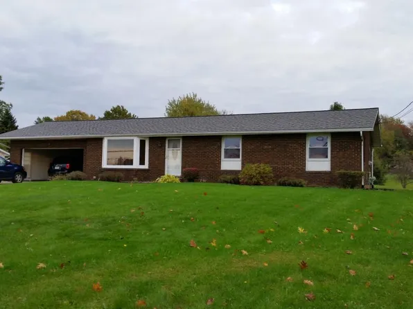 6122 Pilot Knob Ave, Louisville, OH 44641