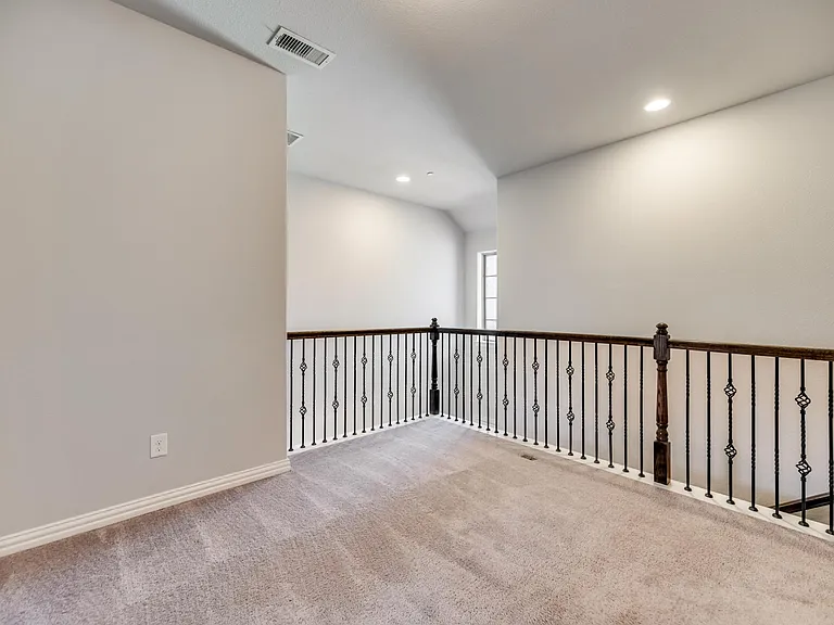 916 Brookville Ct — Photo 20