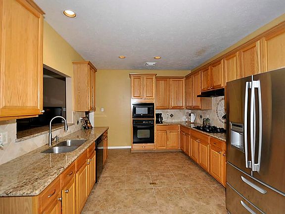 5th image of 2419 Aubrey Falls Ct