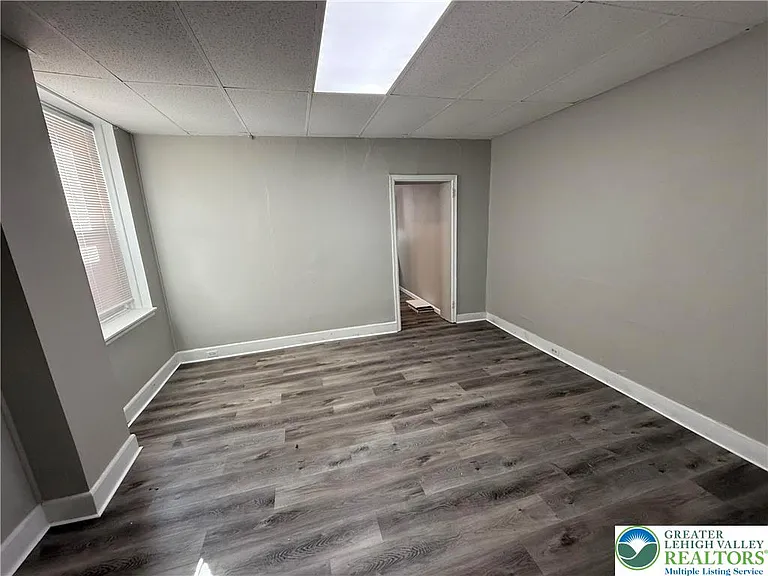 60 E Broad St #2 — Photo 4