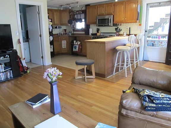 2nd image of 18 Japonica St APT 1