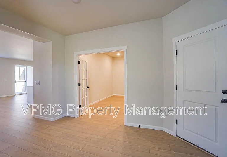 18300 NE 14th St — Photo 5
