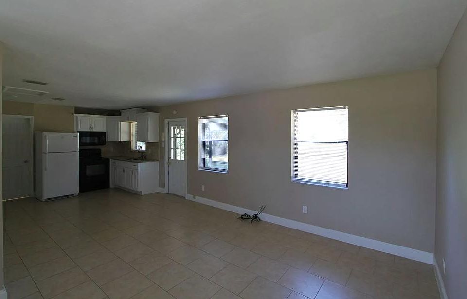 1st image of 947 Roberts Blvd