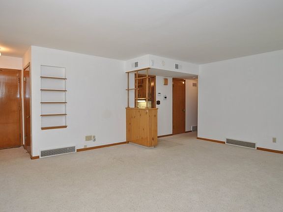 3rd image of 6973 N Ardara Ave