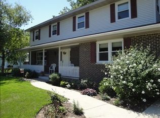 1101 Surrey Dr, Sun Prairie, WI 53590