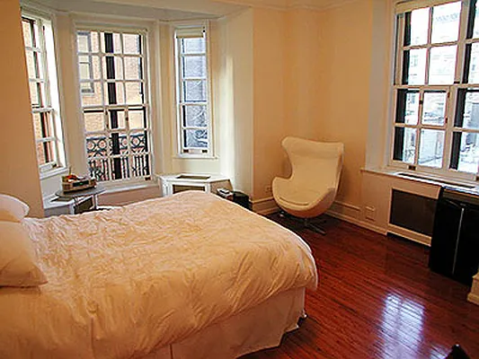 Rented by Verdi Square Realty | media 6