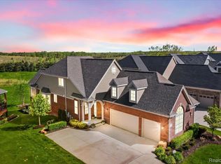 8350 Stoney Creek Dr, South Lyon, MI