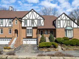 302 Kingsberry Cir, Pittsburgh, PA 15234