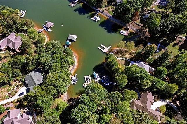 1st image of 160 Pinnacle Shores Dr