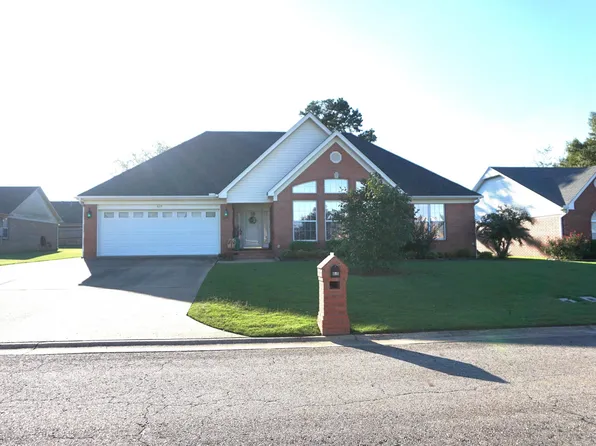 615 Chesapeake Dr, Searcy, AR 72143