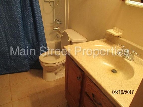 4th image of 789 Maple Woods Cir