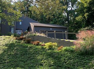 21 Lodge Pole Rd, Pittsford, NY 14534