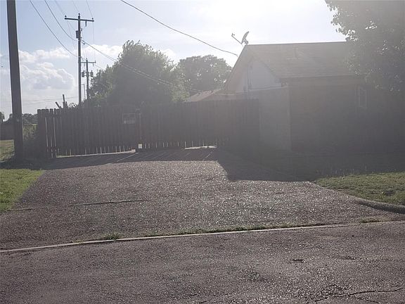 4th image of 2360 Navarro Dr