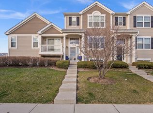 1716 Windward Dr, Hampshire, IL 60140