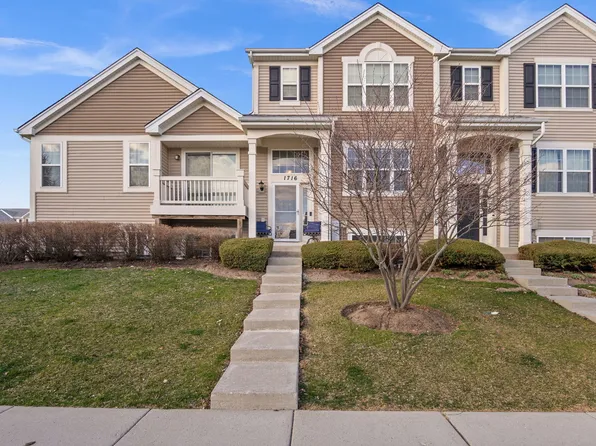 1716 Windward Dr, Hampshire, IL 60140